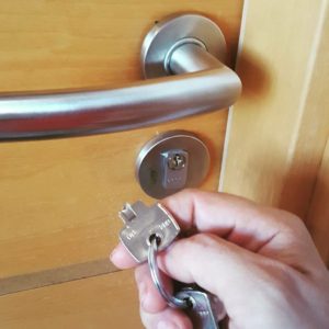 Broken Key Extraction Locksmith Services in North Hollywood